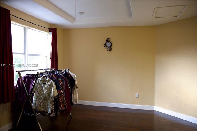 Building Photo - 5570 NW 113th Ct