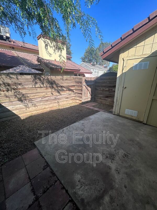 Building Photo - 4224 W Cypress Ave