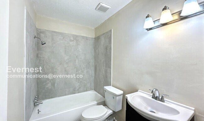 Building Photo - 3886 Camelia Cove