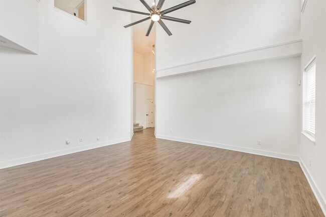 Building Photo - 15203 Lake Powell Dr