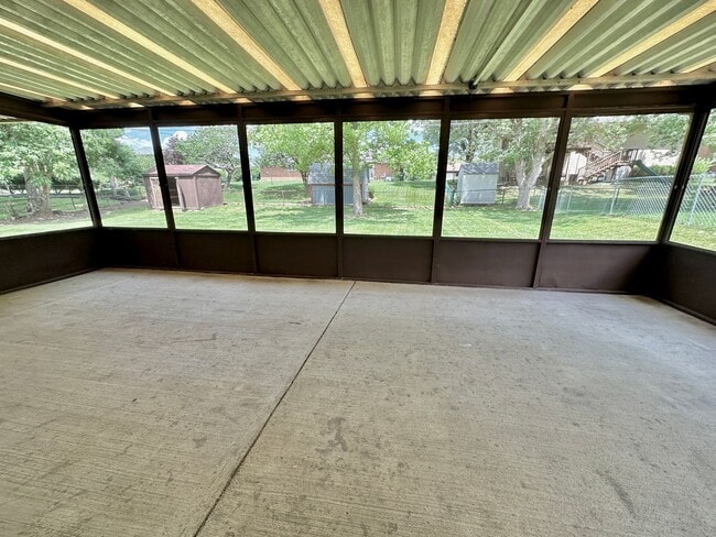 Building Photo - 6530 Pine Cone Dr