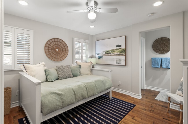 Building Photo - 13 Cape Danbury