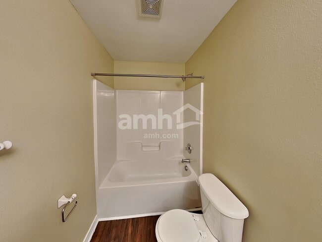 Building Photo - 1836 Meadow Crossing Dr