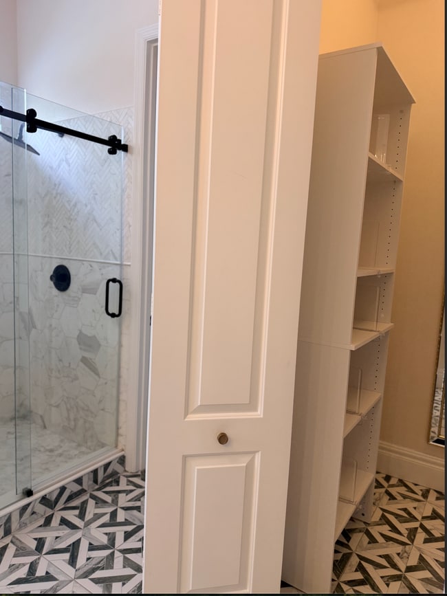 Building Photo - 3006 W Heiter St