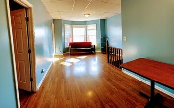 Building Photo - 254 W 31st St