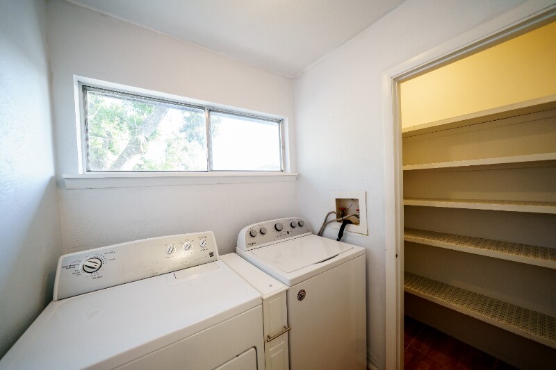 Building Photo - 4417 Rayfield Dr
