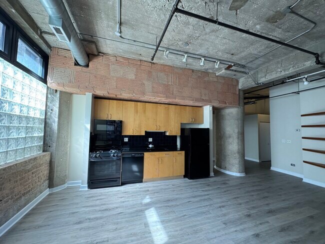 Building Photo - 1516 S Wabash Ave