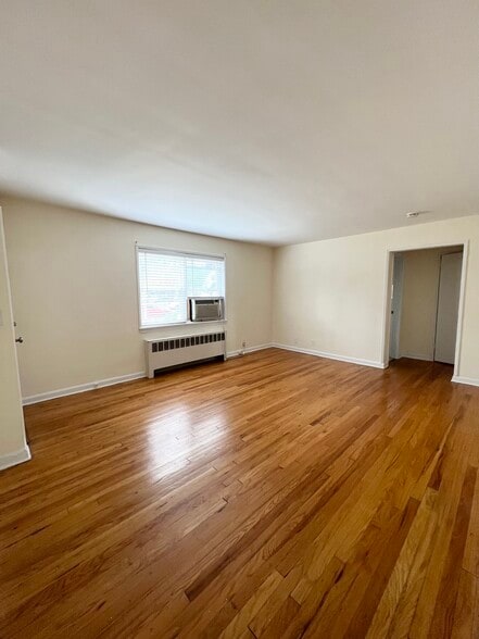 Building Photo - 51 W Hudson Ave
