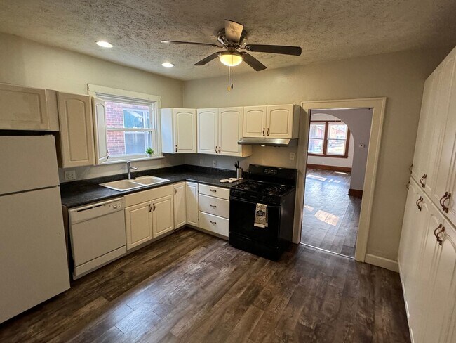 Building Photo - 1614-1616 S 4th St