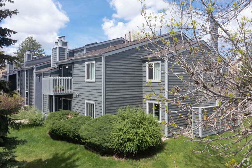 Building Photo - The Alpine