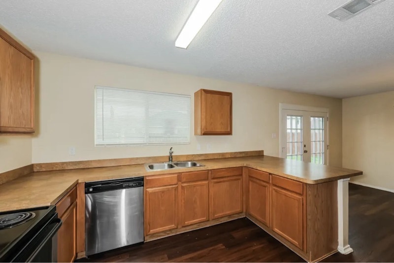 Building Photo - 308 Blairwood Dr