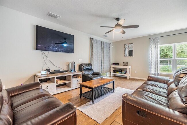 Building Photo - 2073 BRANDING IRON Way