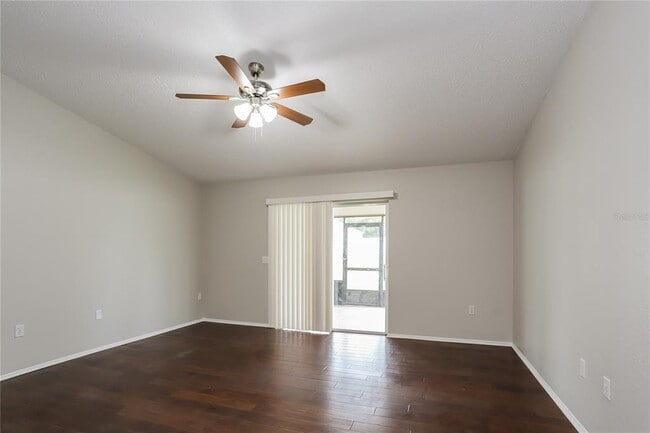 Building Photo - 5499 Moon Valley Dr