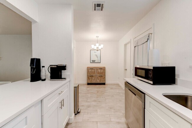 Building Photo - 8400 Jamestown Dr