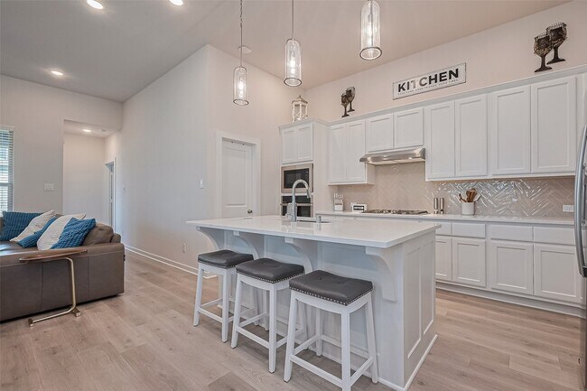 Building Photo - 4910 Tan Briar Dr