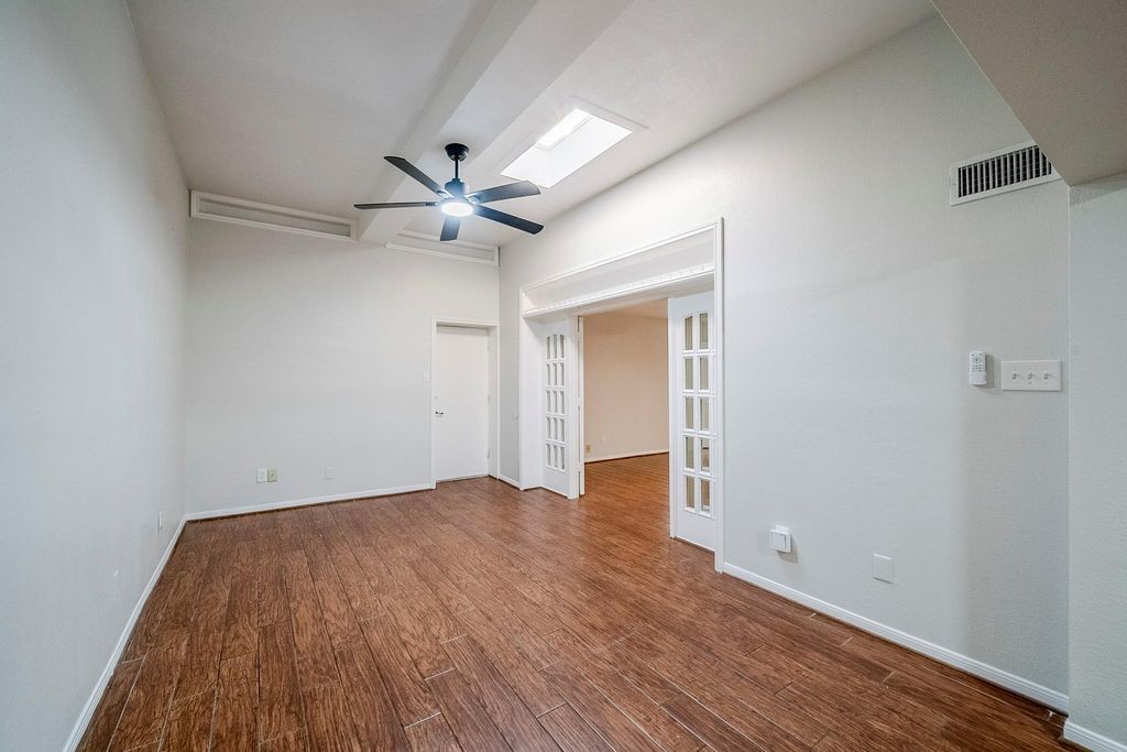 Building Photo - 18209 Vinland Dr