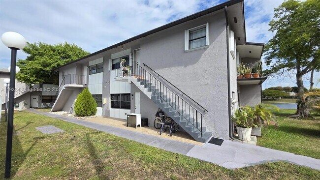 Building Photo - 13231 SW 17th Ln