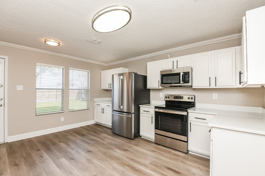 Building Photo - 4308 Meadowknoll Dr