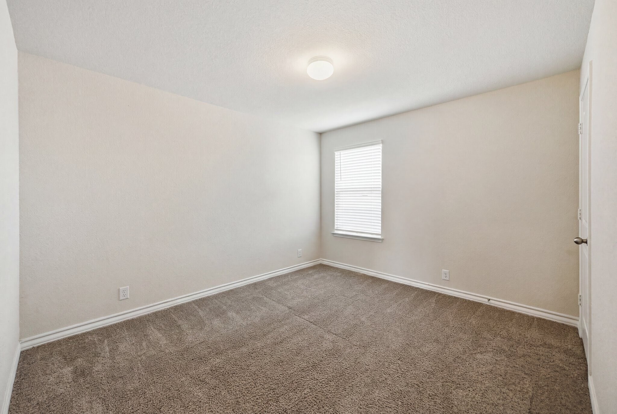Building Photo - 13106 Minuet Sway
