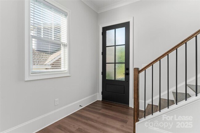 Building Photo - 805 Naples Dr