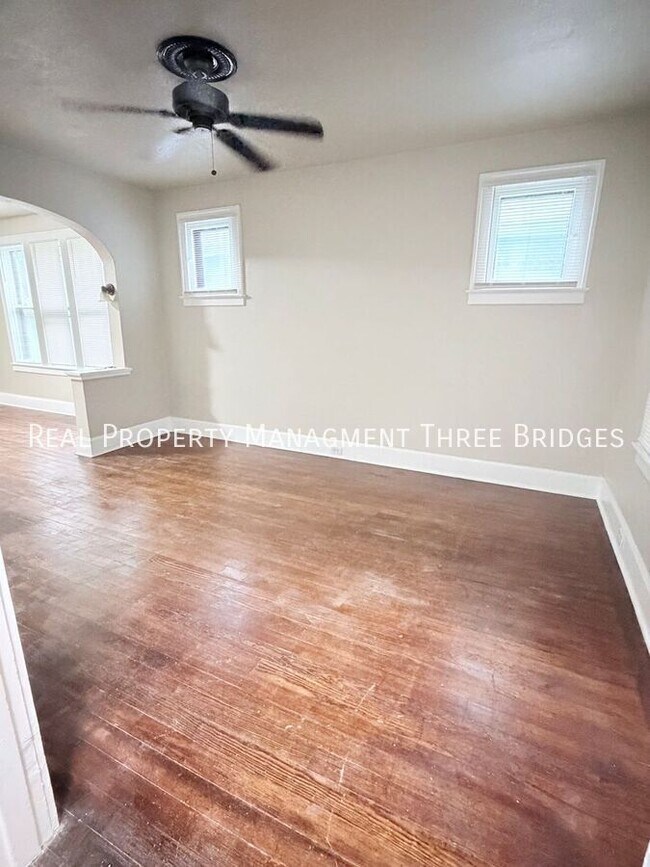 Building Photo - 5533 Grace Ave