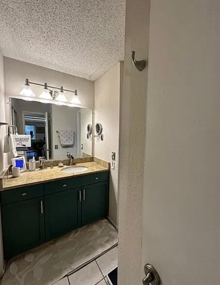 Building Photo - 75 S Reynolds St