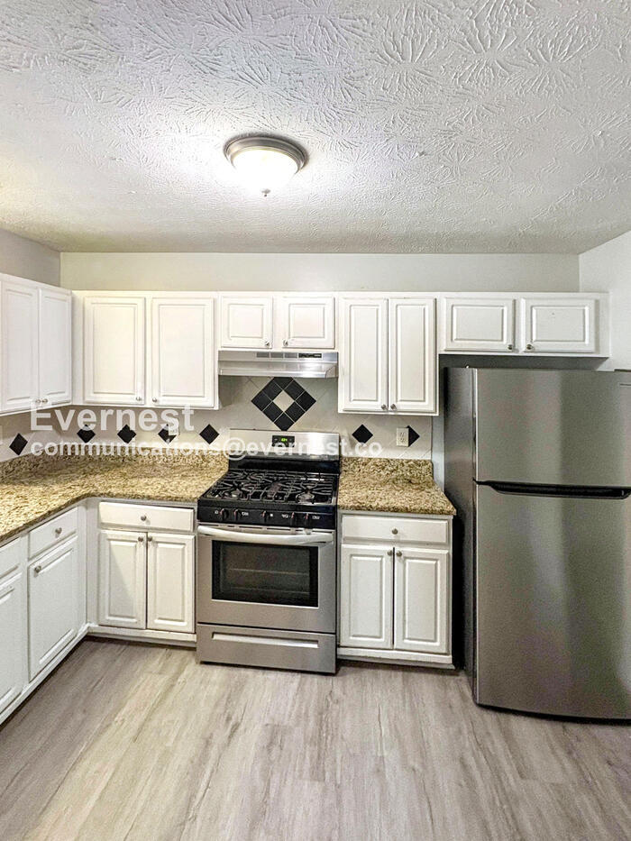 Building Photo - 201 Coldsprings Ct