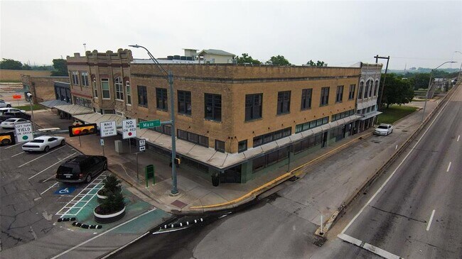 Building Photo - 102 E 2nd St