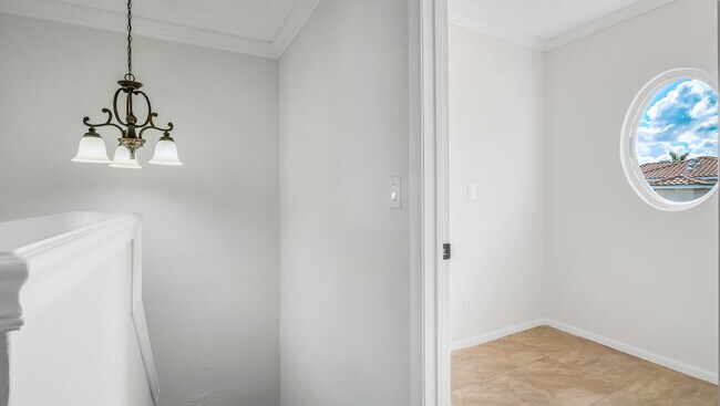 Building Photo - 5611 NW 118th Dr