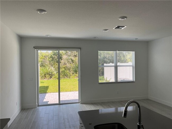 Building Photo - 257 Preserve Trl N
