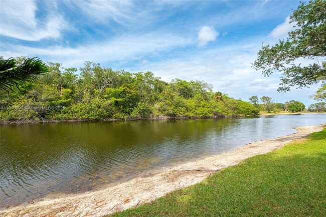 Building Photo - 2676 Carambola Cir N