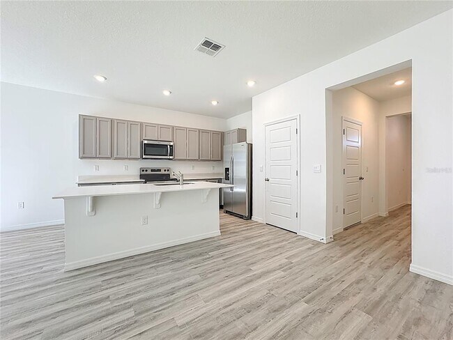 Building Photo - 2645 Olympic Ct