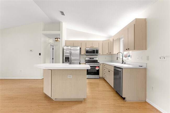 Building Photo - 11518 SW 136th Pl
