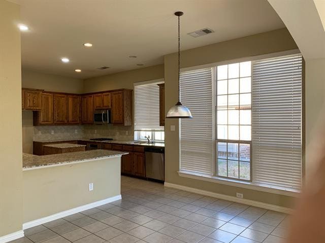Building Photo - 1017 Somerset Cir