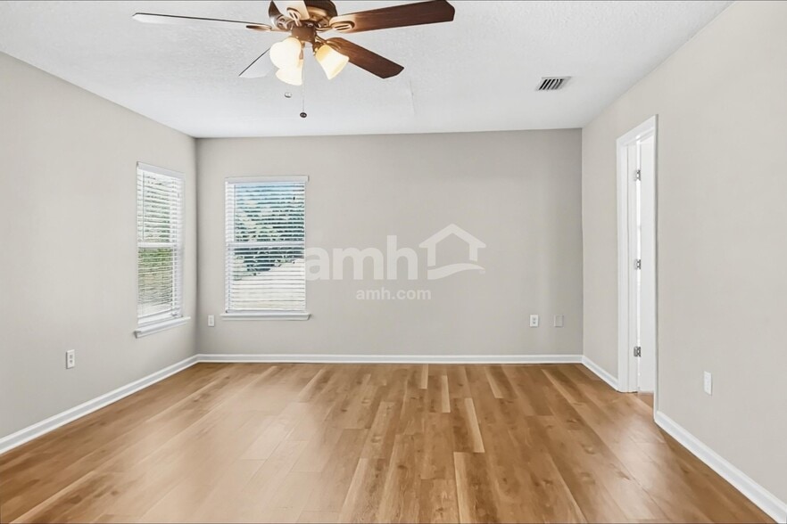 Building Photo - 1955 Tomahawk Dr