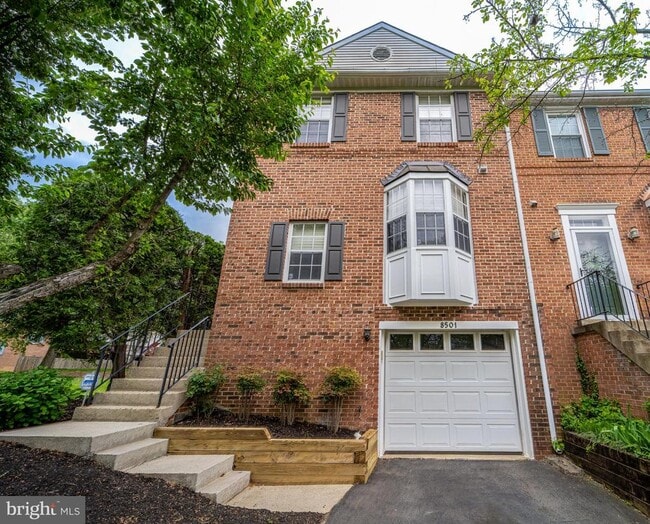 Building Photo - 8501 Blue Bird Woods Ct