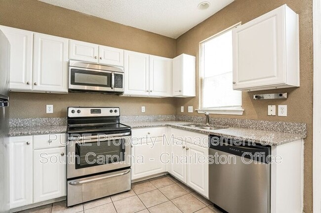 Building Photo - 3891 Four Poles Park Dr