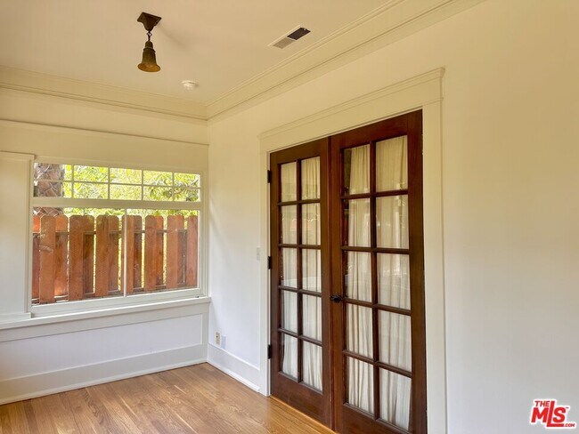 Building Photo - 2216 Meade Pl