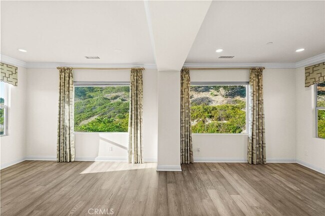 Building Photo - 1151 Summit Oak Dr