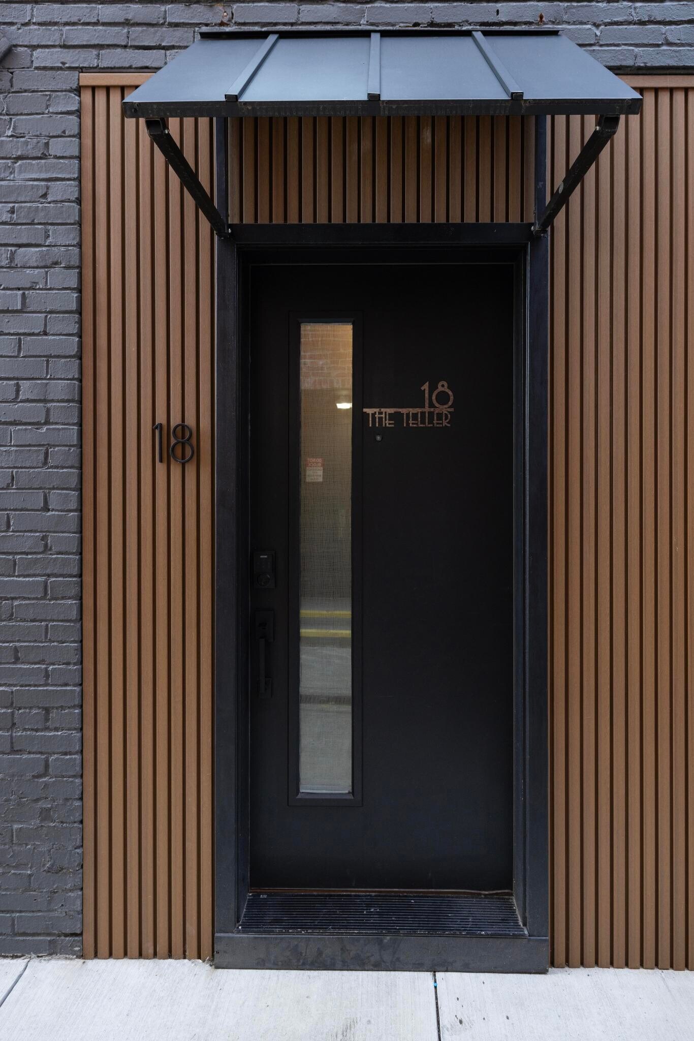 Building Photo - 18 Bank St