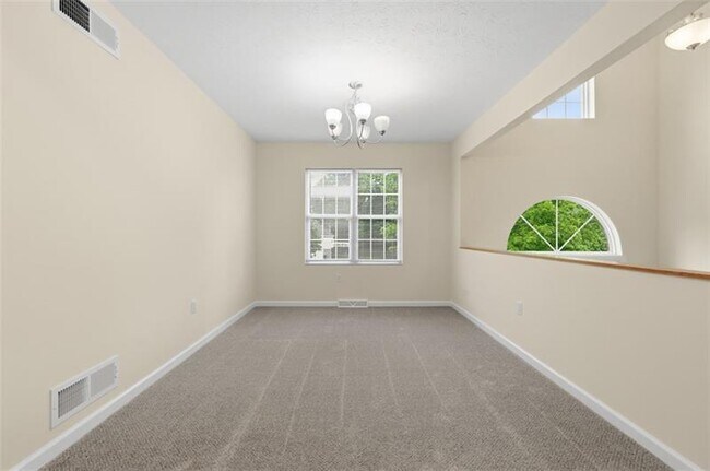 Building Photo - 223 Cottonwood Ln