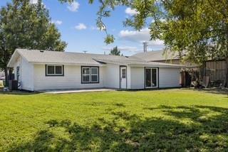 Building Photo - 303 N Delphine St