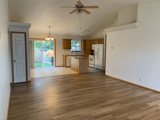 Building Photo - 9049 Torrey Ln