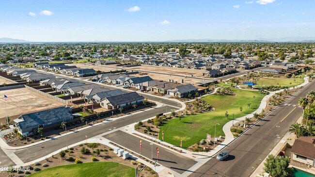 Building Photo - 5419 W Las Palmaritas Dr