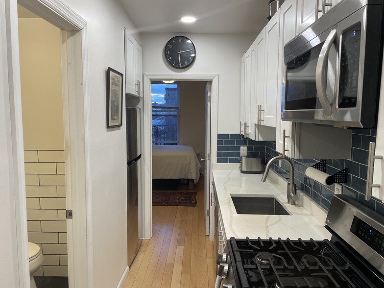 Building Photo - 3027 John F Kennedy Blvd