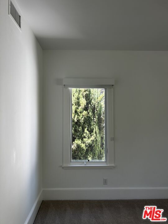 Building Photo - 10515 Oaklawn Rd