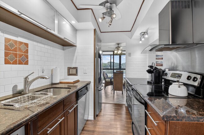 Building Photo - 3604 Bridgewood Dr