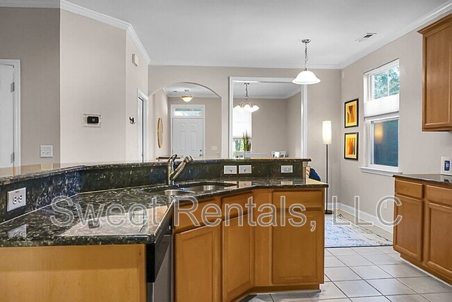 Building Photo - 1519 Thoroughbred Blvd