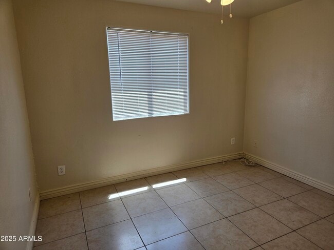 Building Photo - 1807 W Tonto St