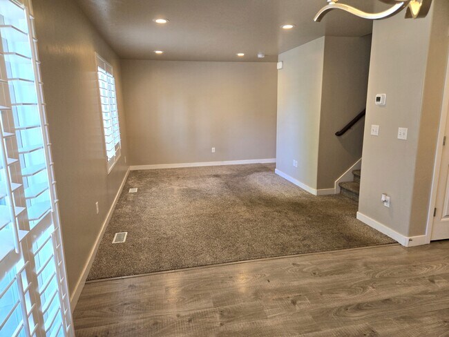 Building Photo - 528 Fox Chase Dr